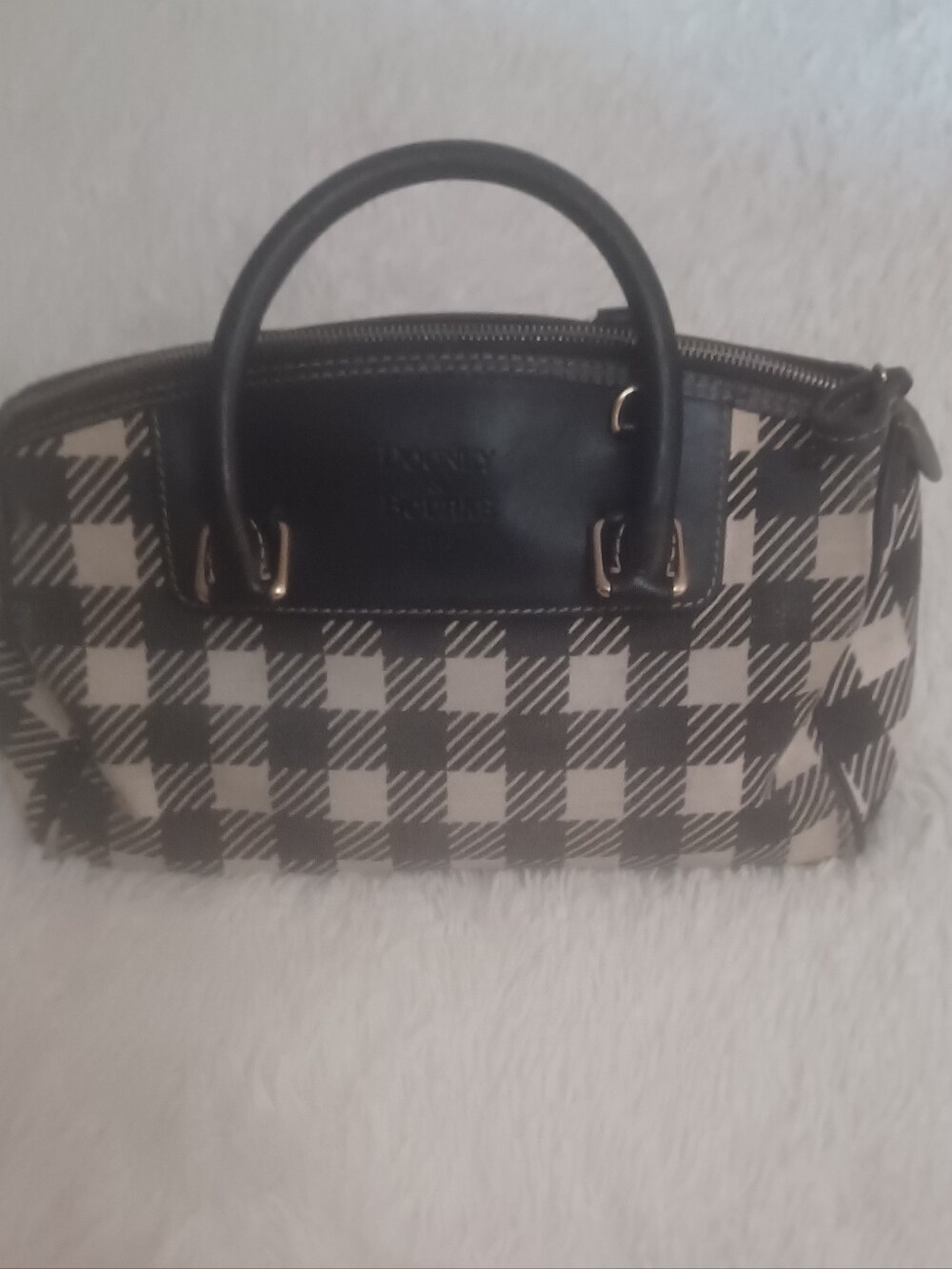 Dooney & Bourke VINTAGE Bag WITH CHARM, 11x7 slight stain and fading on bottom. - Picture 2 of 11